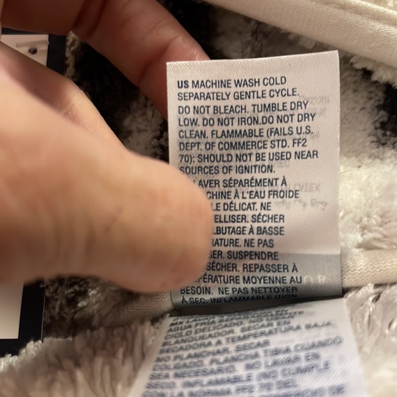 NWT - Charter Club Elite Striped Bath Rug - Picture 7 of 9